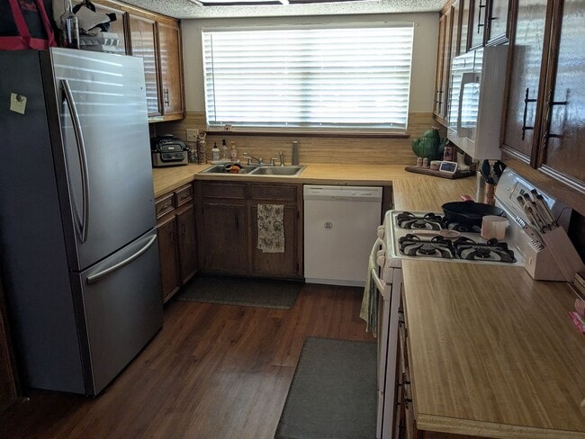 Building Photo - 3 Bed 2 Bath Home - Park Access