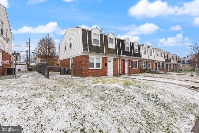 Building Photo - 2015 Dineen Dr