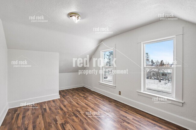 Building Photo - 1517 E Bridgeport Ave