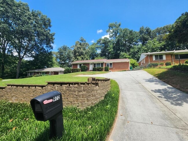 Building Photo - 972 Biltmore Dr NE