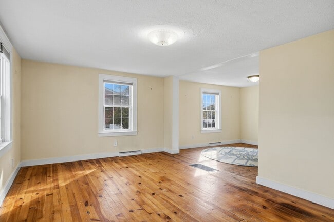 Building Photo - MOVE IN WITH A SECURITY DEPOSIT ALTERNATIVE FROM OBLIGO (for qualified applicants).