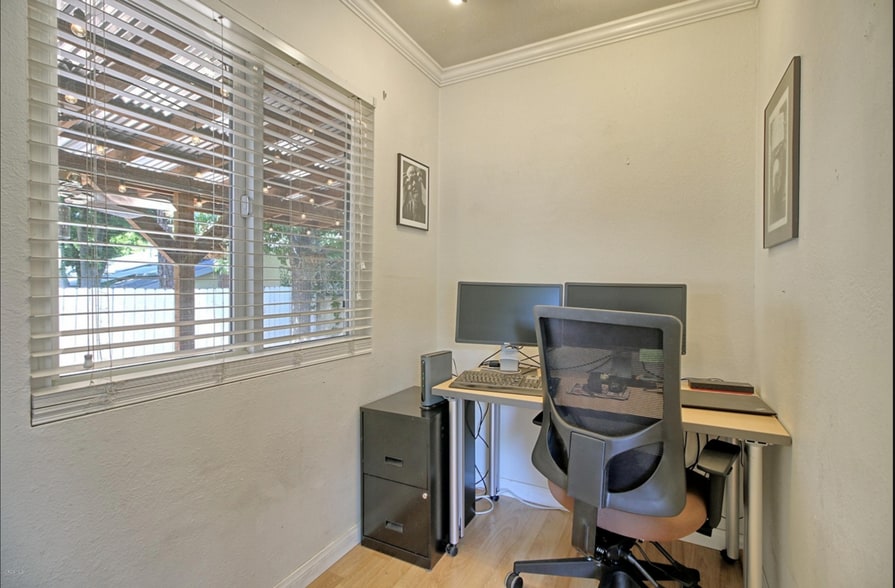 Building Photo - 157 Newbury Ln