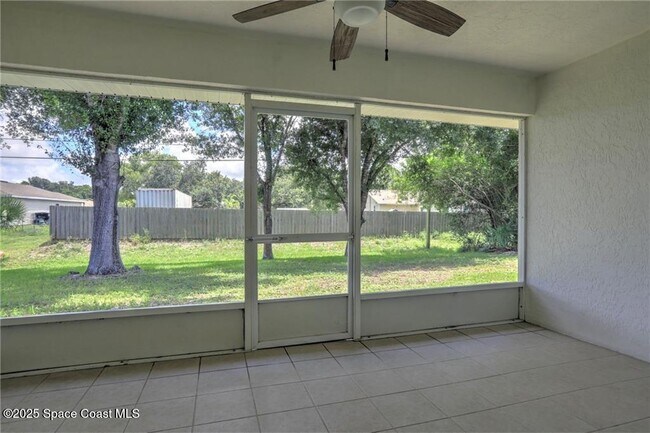 Building Photo - 8626 102nd Ct