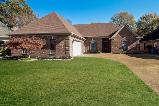 Primary Photo - 7182 Golden Oaks Loop E