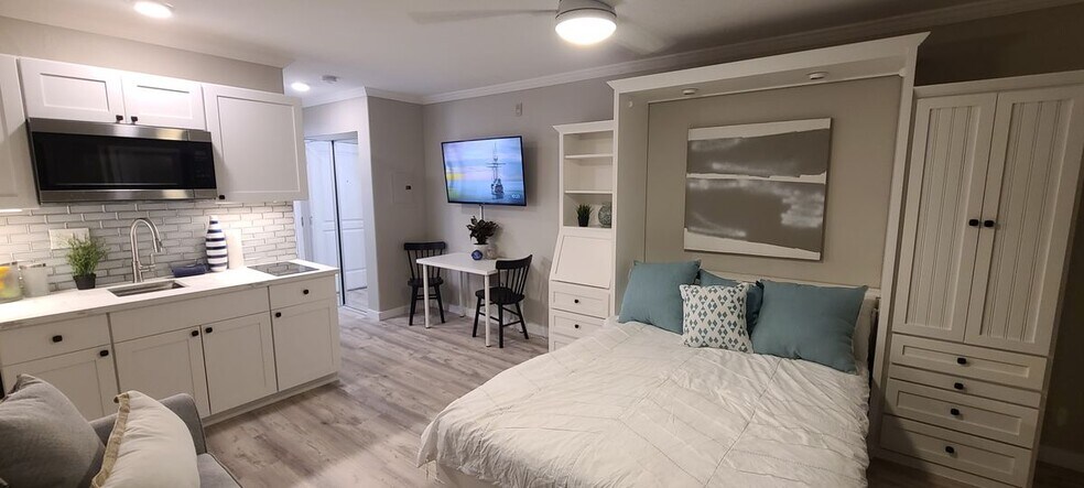 Building Photo - 1021 Scott St