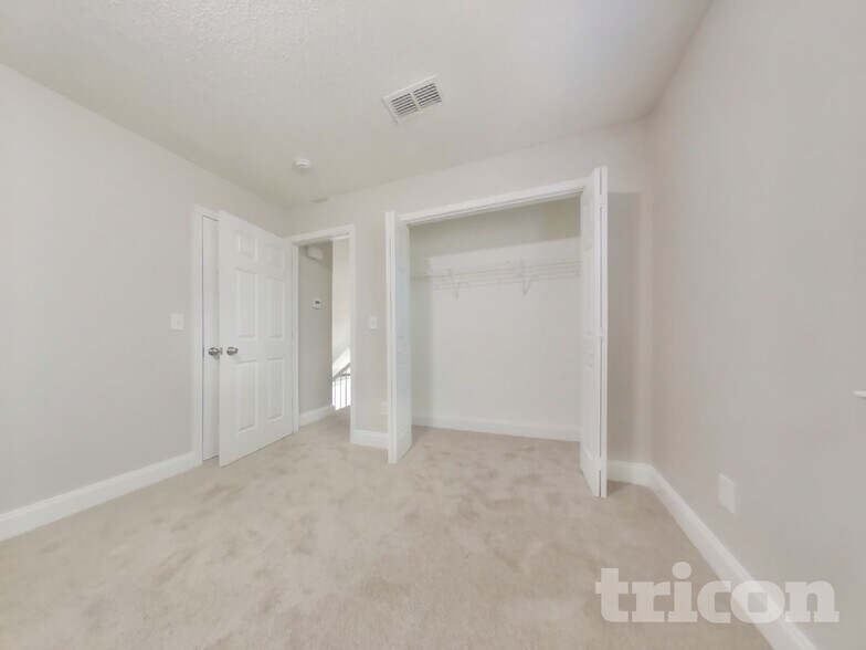 Building Photo - 104 Legend Creek Hollow