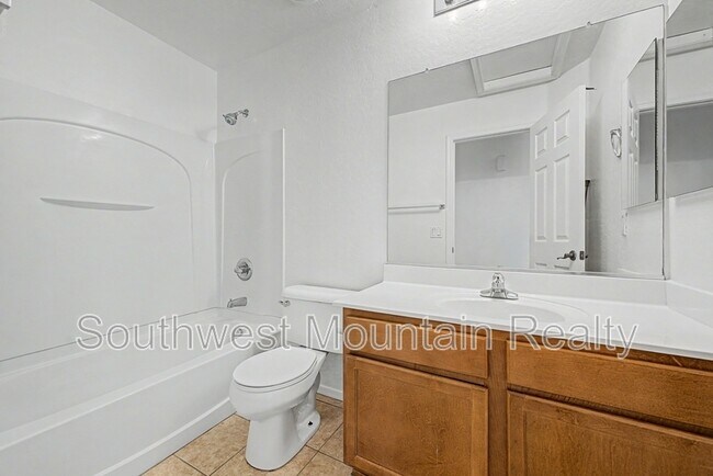 Building Photo - 1237 W Fruit Tree Ln