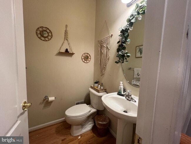 Building Photo - 7039 Little Thames Drive