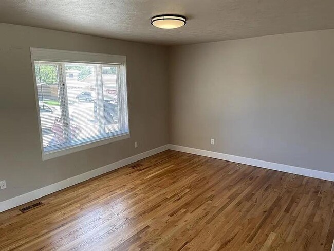 Building Photo - Beautiful 4BD/2BA Home in Prime Loveland L...