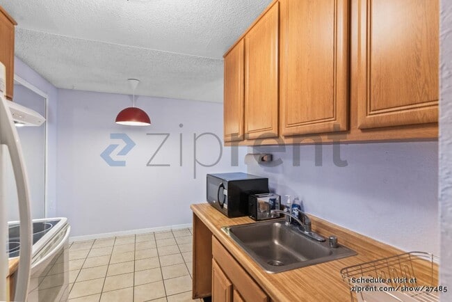 Building Photo - 2077 Washington Ave