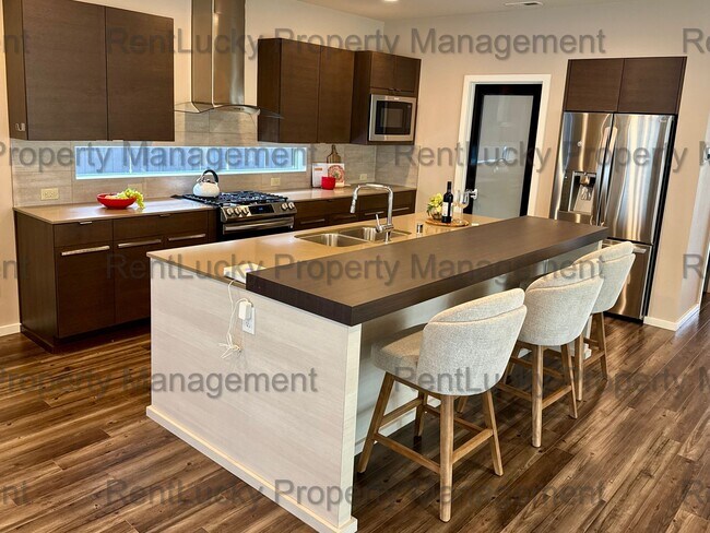 Building Photo - Stunning MainVue Home at Vista Pointe