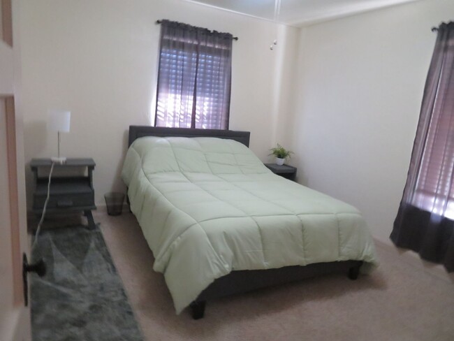 Building Photo - Furnished 2 Bedrooms, 1 Bath Home For Rent