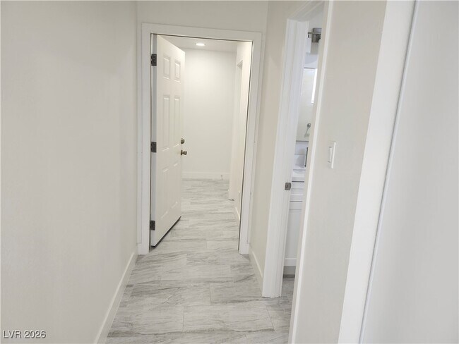 Building Photo - 5312 S Swenson St