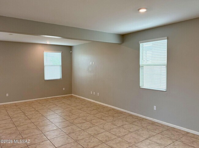 Building Photo - 7833 S Sugarbend Dr