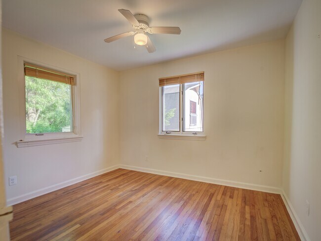 Building Photo - 9011 Lindale Dr