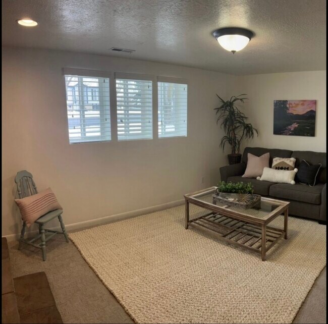 Building Photo - 1746 N 600 E