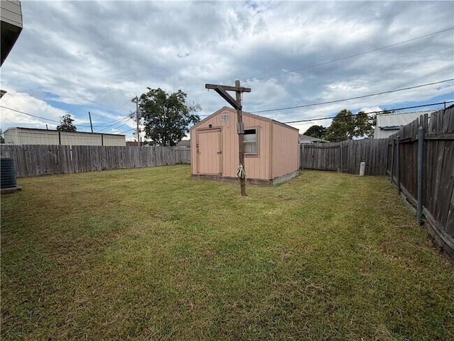 Building Photo - 140 Johns Hopkins Dr