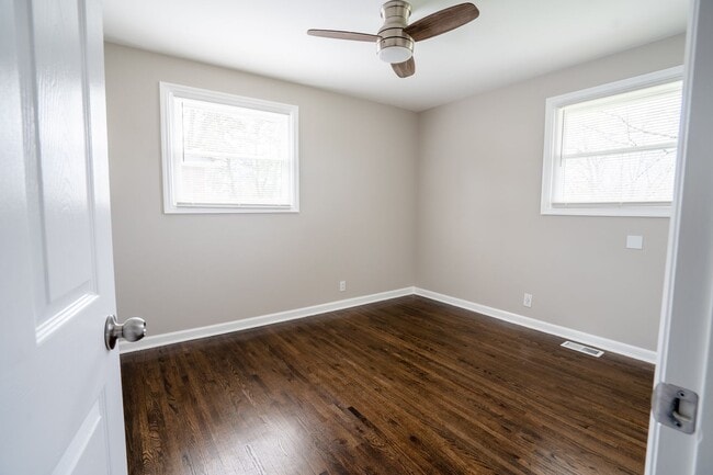 Building Photo - 3914 Creekside Dr