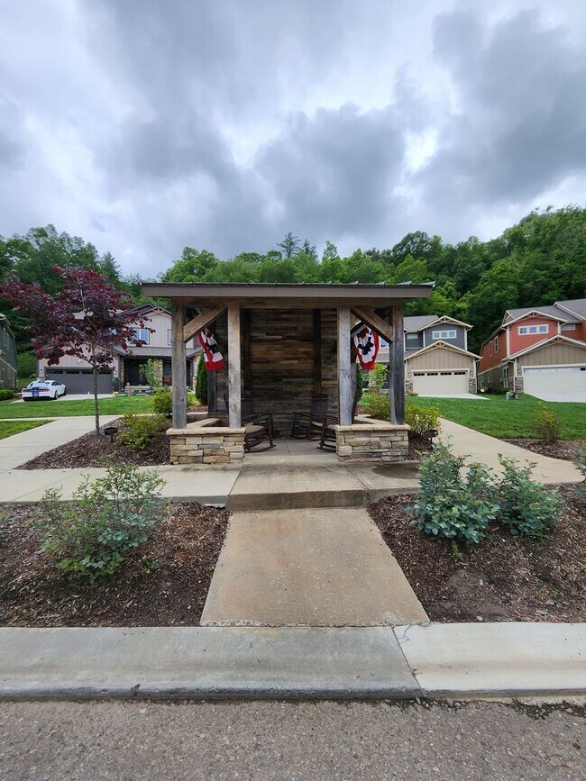 Building Photo - Black Mountain-Sweet Birch Commons***