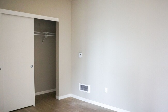 Building Photo - Corner 2nd Floor 1 Bdr w/Dishwasher, W&D, Condo Finishes!