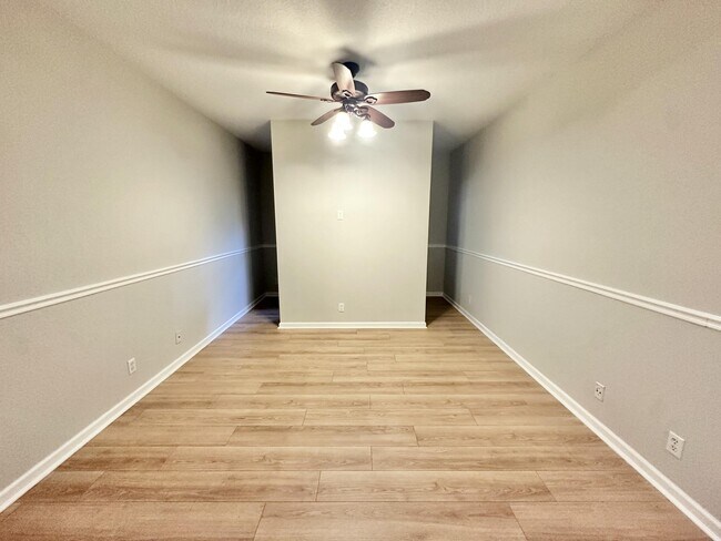 Building Photo - 702 Via Toscana Via