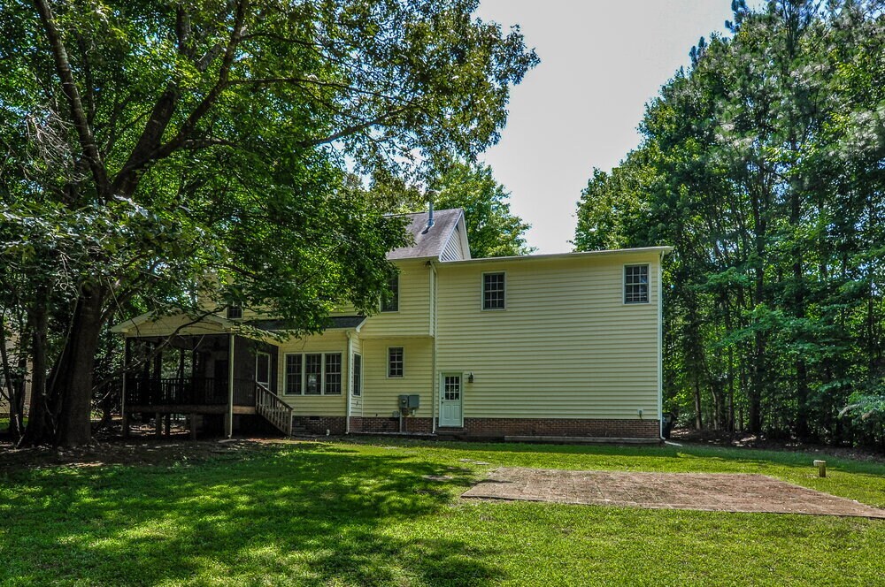 Building Photo - 1204 Cleason Ct