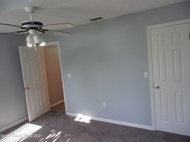 Building Photo - 3908 Upmann Dr