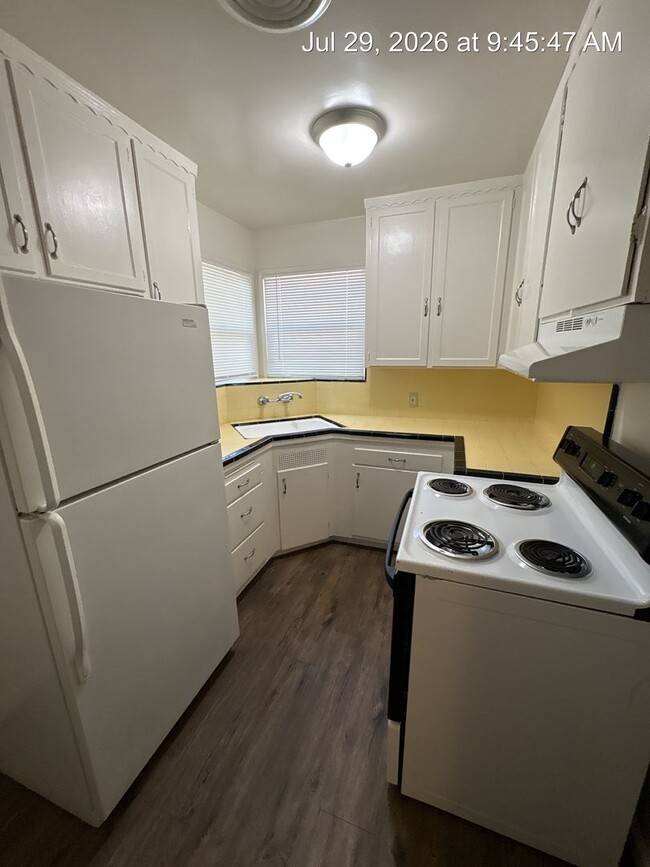 Building Photo - 3861