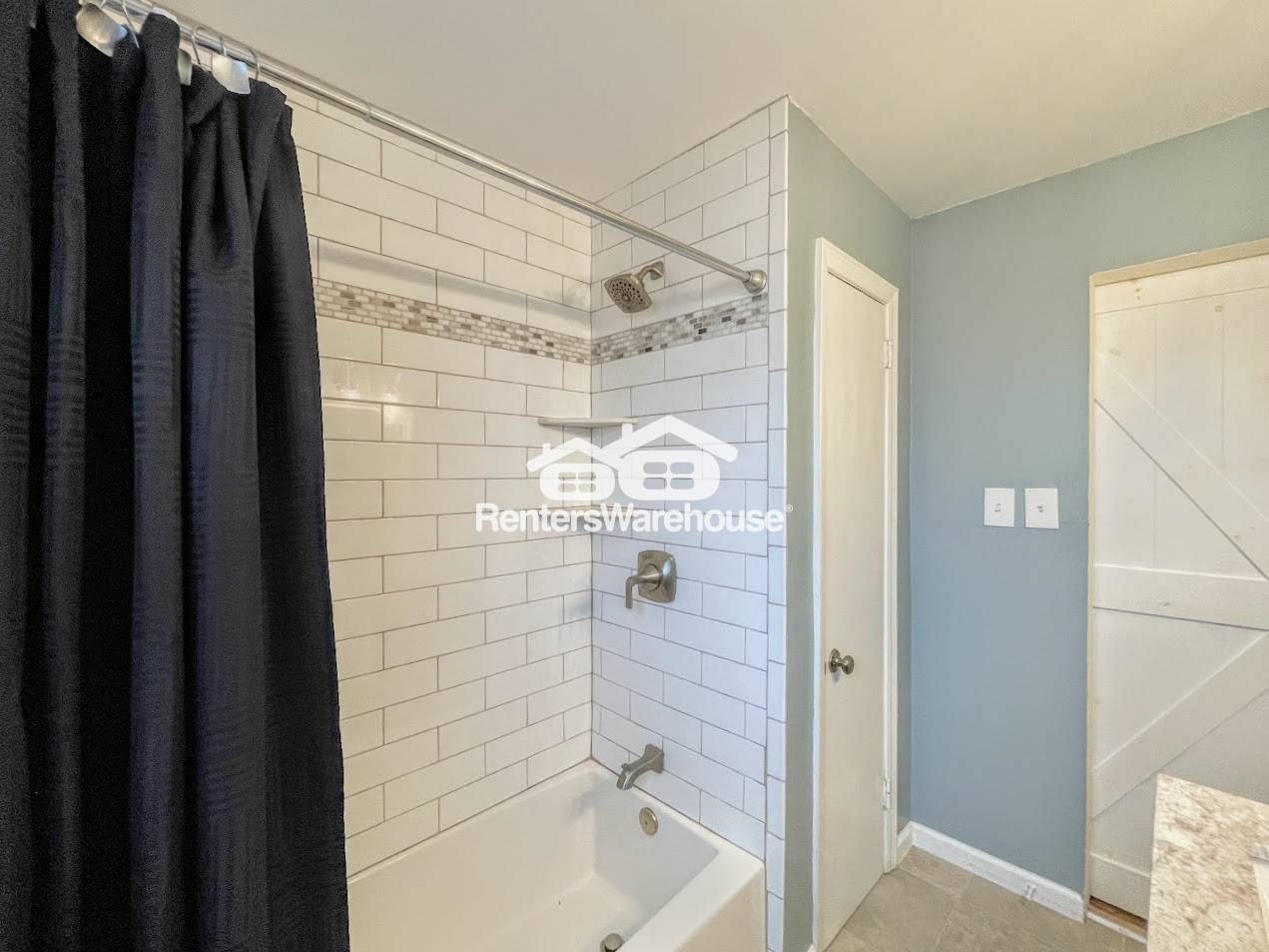 Building Photo - 528 Plantation Dr