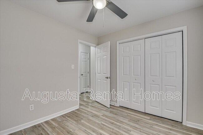 Building Photo - 4728 Laural Oak Dr