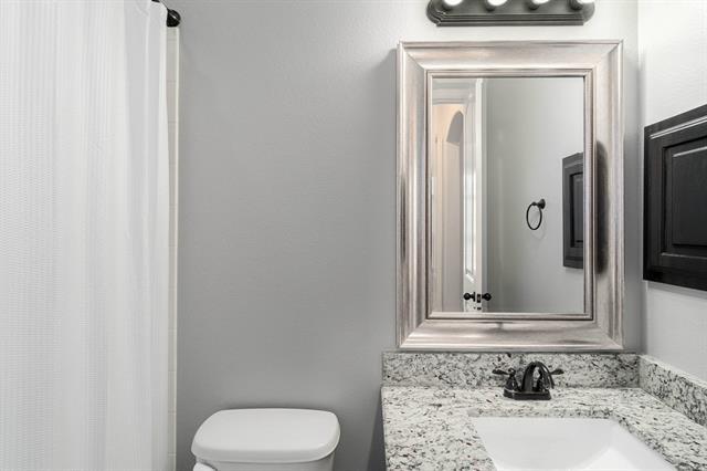 Building Photo - 410 Oxford Pl