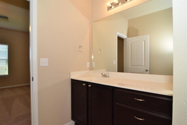 Building Photo - 261 Northern Flicker St