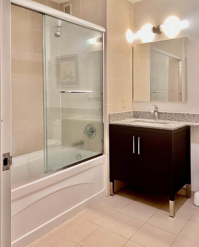 Building Photo - 1 Shore Ln