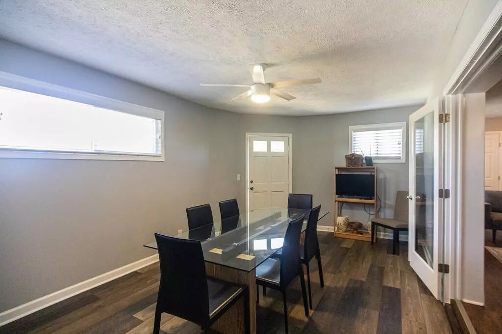 Building Photo - 614 Camellia St NE