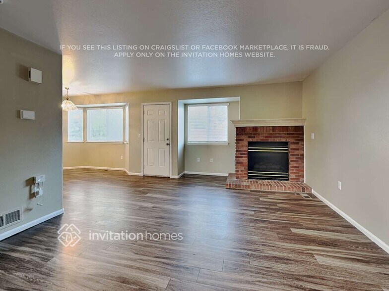 Building Photo - 4981 N Silverlace Dr