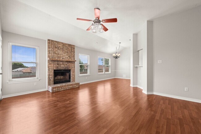 Building Photo - Available NOW!!!! This 3 bedroom, 2 bath, 2 car garage home has no carpet. All flooring is LVP an...