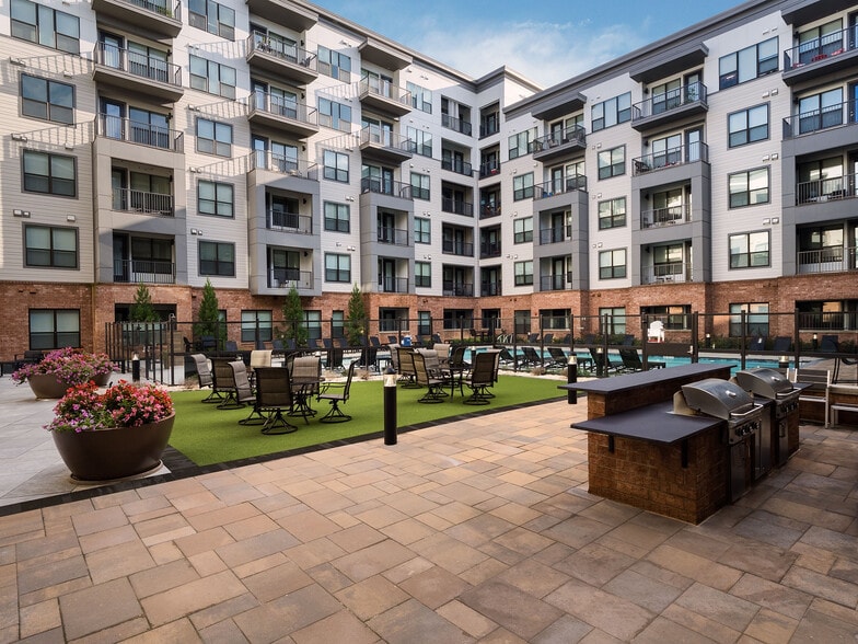 Primary Photo - The Shirley