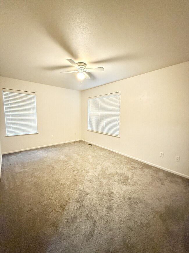 Building Photo - 4527 Starflower Dr