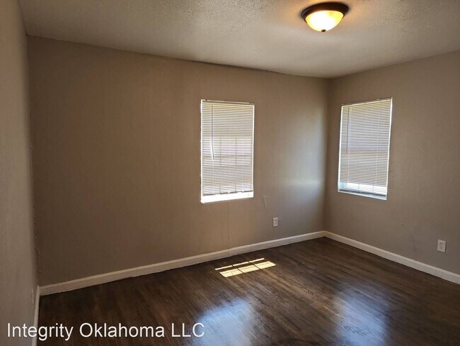 Building Photo - 2 br, 1 bath House - 900 N. Redbud Dr.