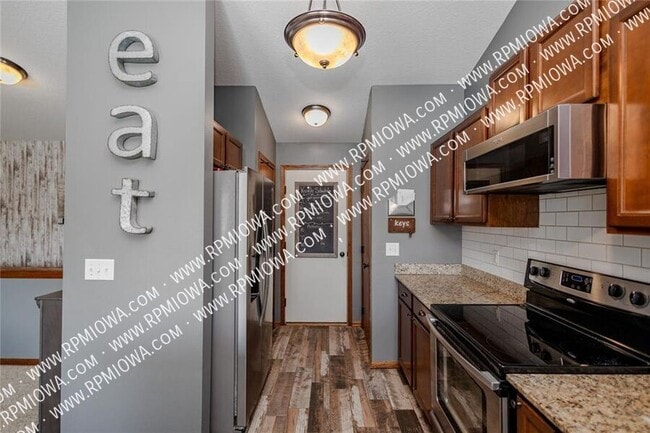 Building Photo - 10308 Catalina Dr