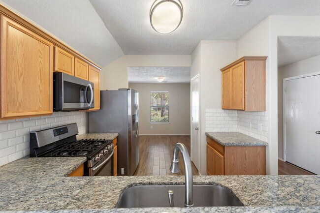 Building Photo - 31 Bark Bend Pl