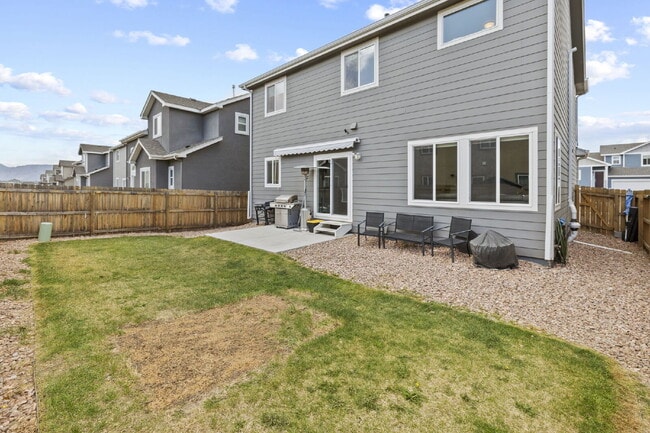 Building Photo - Beautiful 2 story home with 3 bedrooms in desirable Lorson Ranch Community.