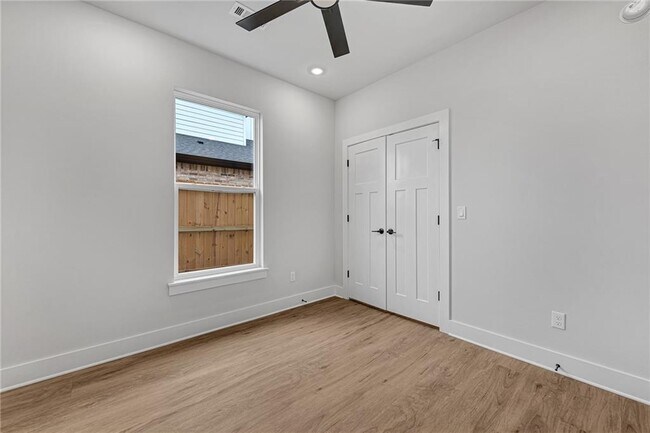 Building Photo - 1850 Momi St