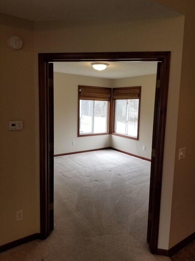 Building Photo - 1623 Lamberton Lake Dr NE