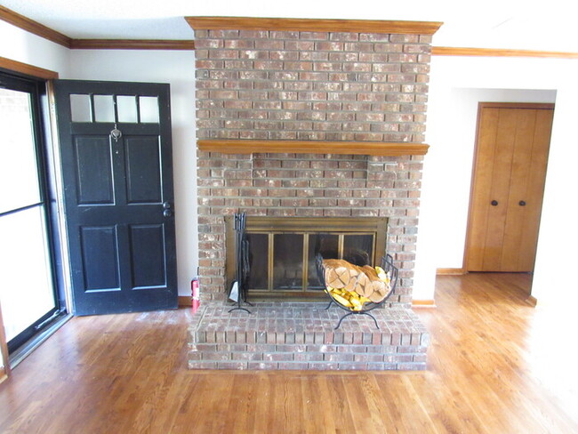 Building Photo - Huntington Ridge condo- one level!
