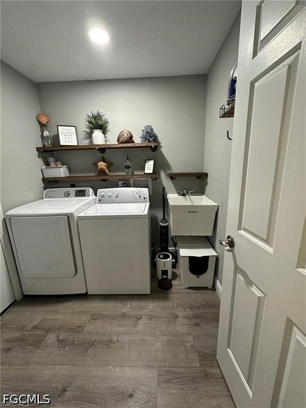 Building Photo - 1714 SE 2nd St