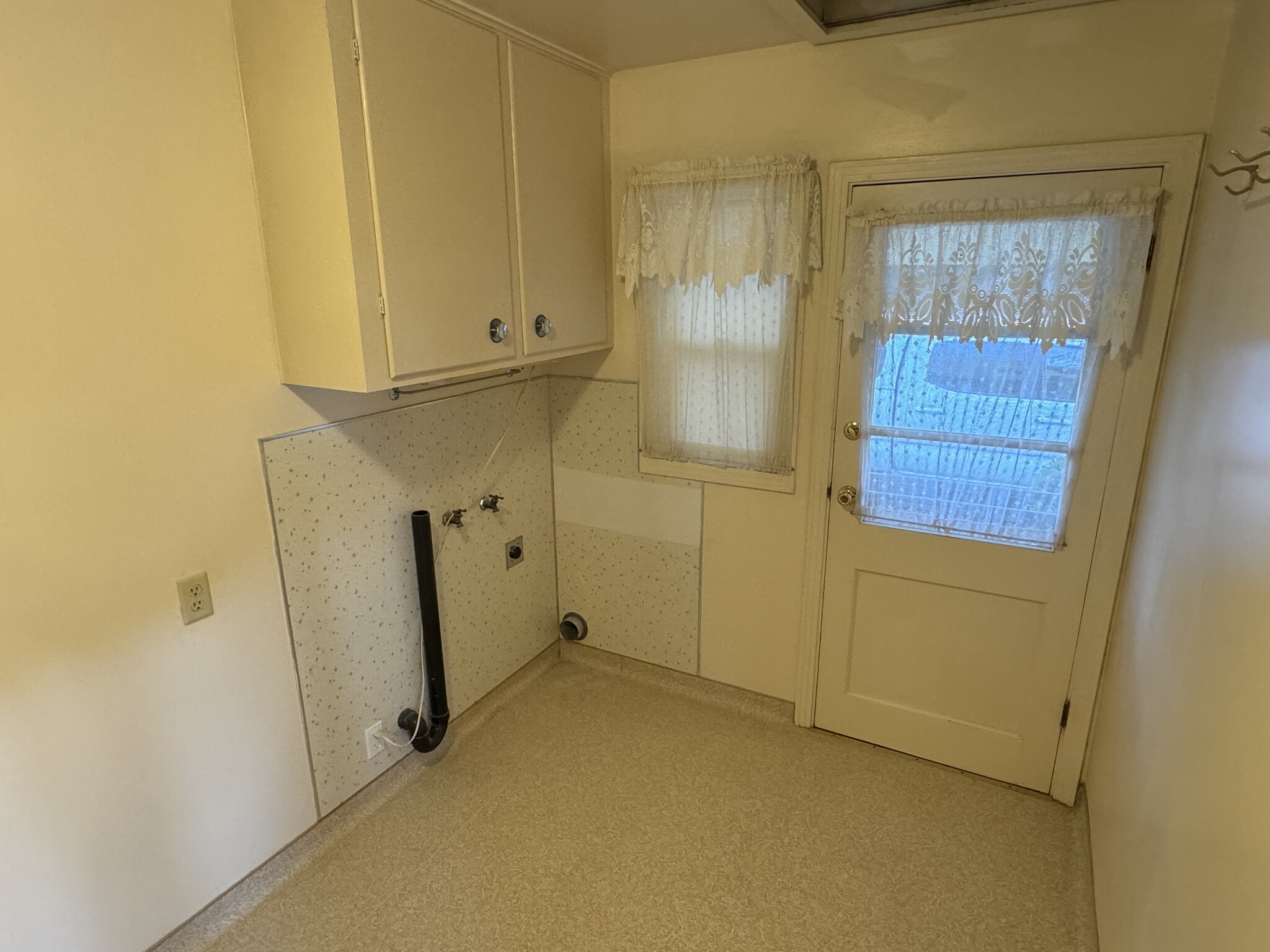 Building Photo - 3545 Dolbeer St