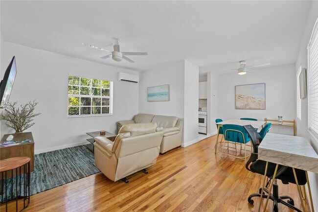 Building Photo - 3015 Seville St