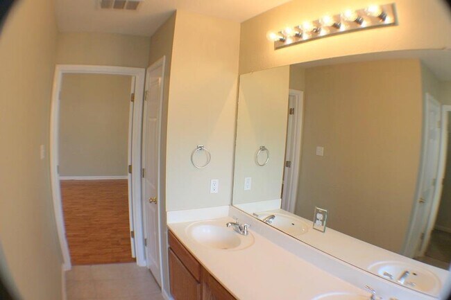 Building Photo - 2200 Bakers Way
