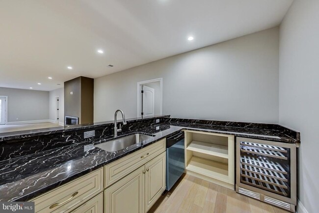 Building Photo - 3104 Sleepy Hollow Rd